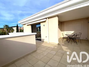 Apartment in Hyères (83400)