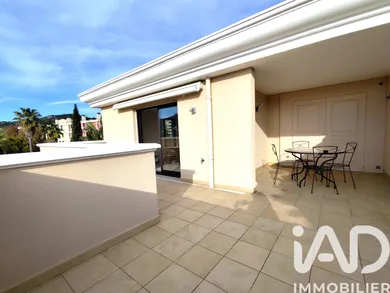 Apartment in Hyères (83400)