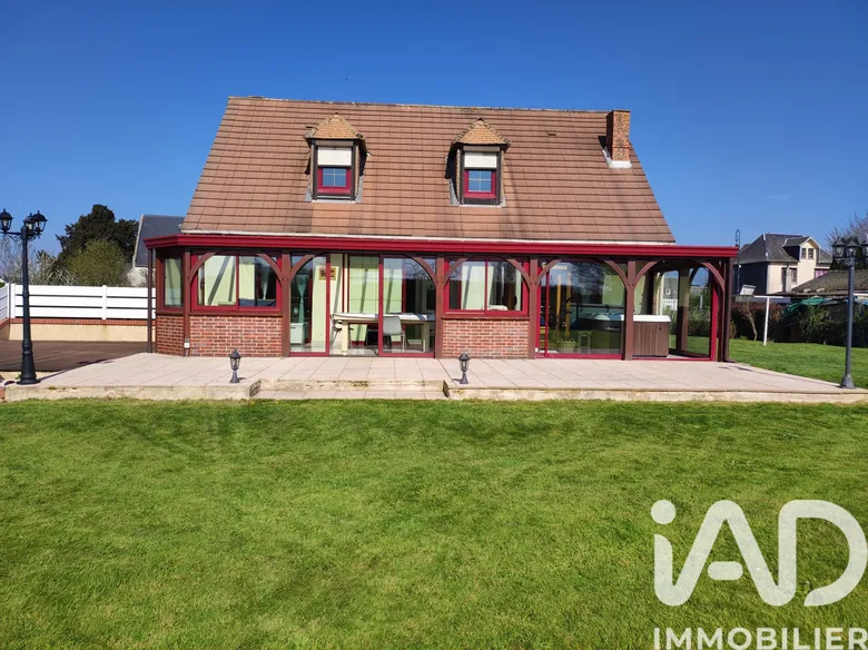 Maison 6 pièces 133 m² · à Étréville · 133 m² · 274 000 €