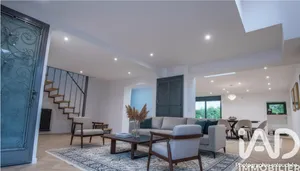 Architectural house in Angers (49100)