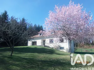 Maison d'architecte à Villossanges (63380)