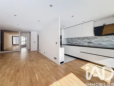 Apartment in Paris (75020)