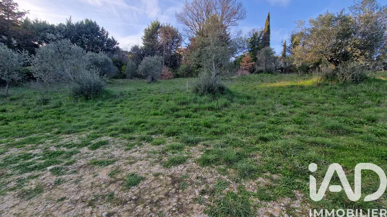 Terrain 464 m² · à Valensole · 84 000 €