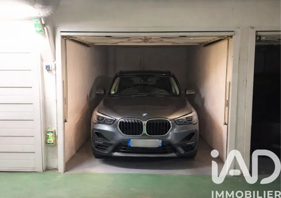 Parking à Paris (75016) photo 3