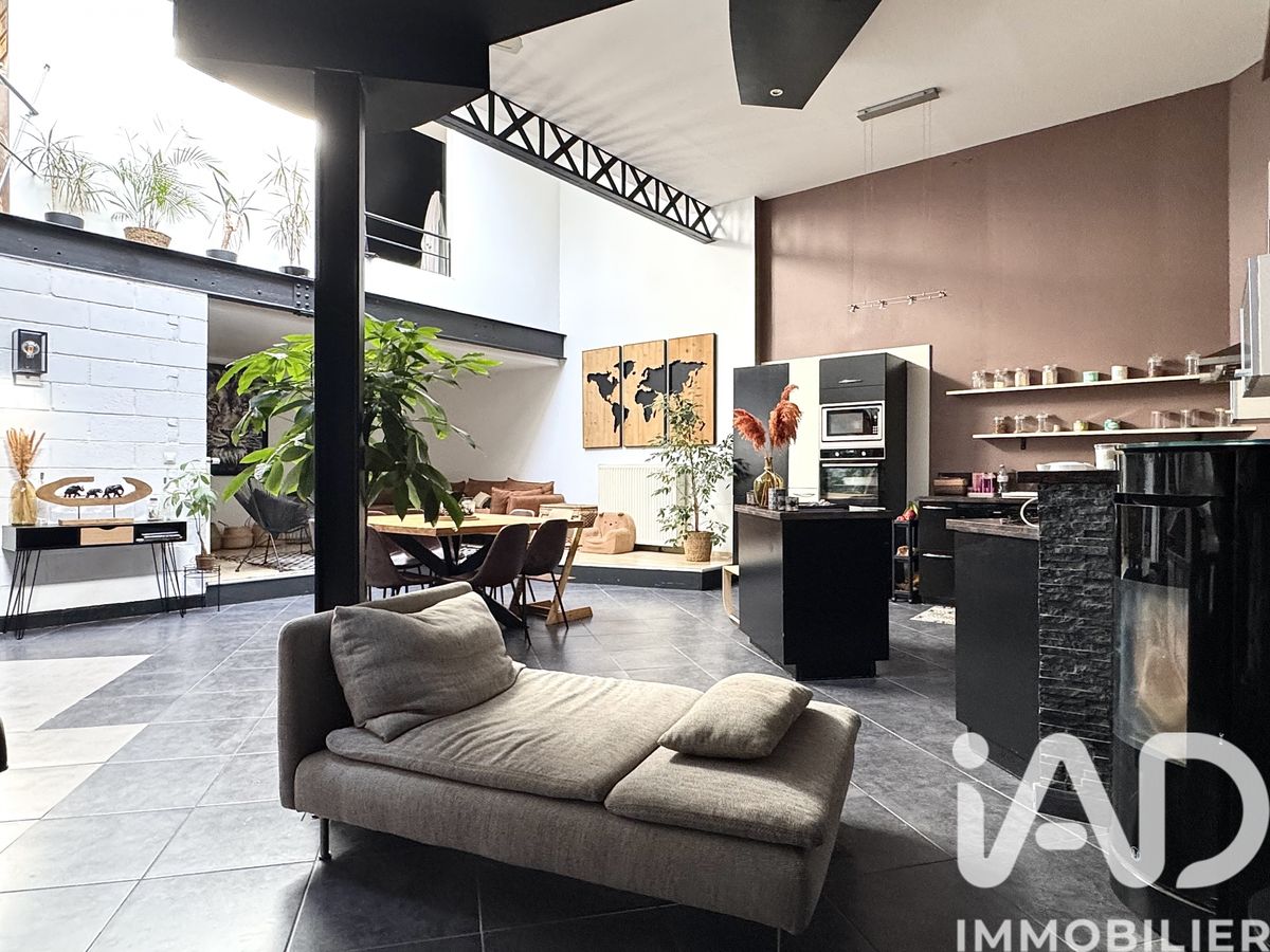 Vente appartement à Roubaix (59100) : loft 8 pièces 229 m²