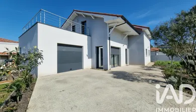 Architectural house in Mimizan (40200)