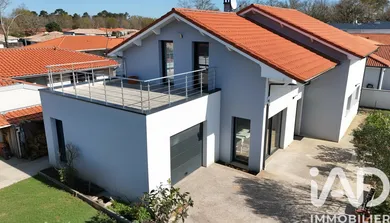 Architectural house in Mimizan (40200)