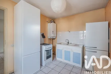 Apartment in Saint-Martin-d'Hères (38400)