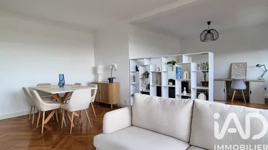 Apartment in Bron (69500)