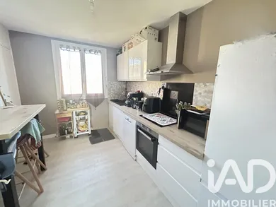 Apartment in Vedène (84270)