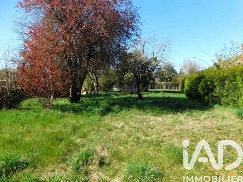 Terrain à bâtir à Lamotte-Beuvron (41600) · 75 000 €