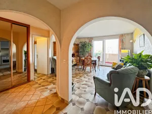 Apartment in Villebon-sur-Yvette (91140)