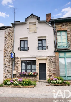 Maison de ville à Val d'Anast (35330)
