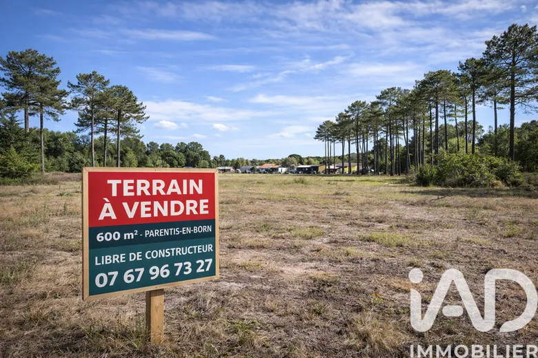 Terrain à bâtir à Parentis-en-Born (40160) · 116 000 €