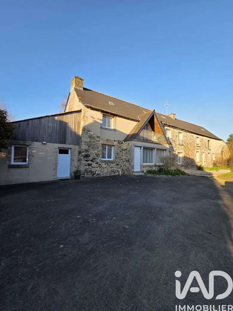 Maison 8 pièces 210 m² · à Caulnes · 210 m² · 369 000 €