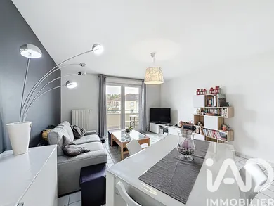 Apartment in Meyzieu (69330)