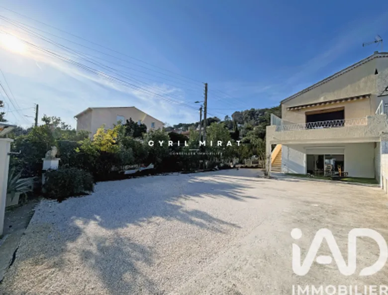 Immeuble 3 pièces 150 m² · à La Seyne-sur-Mer · 150 m² · 465 000 €