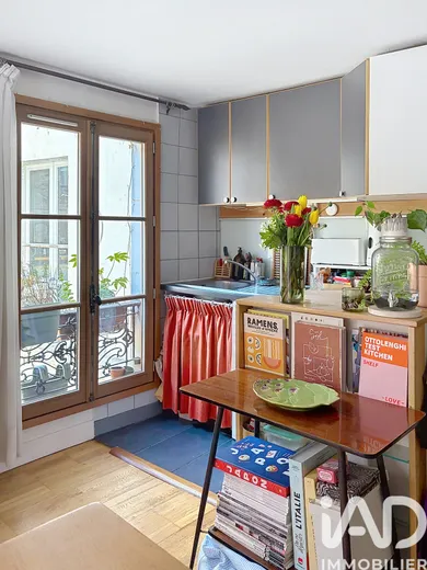 Apartment in Paris (75011)