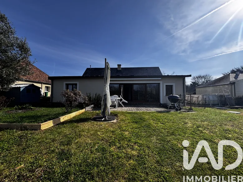 Maison 9 pièces 187 m² · à Avoise · 187 m² · 330 900 €