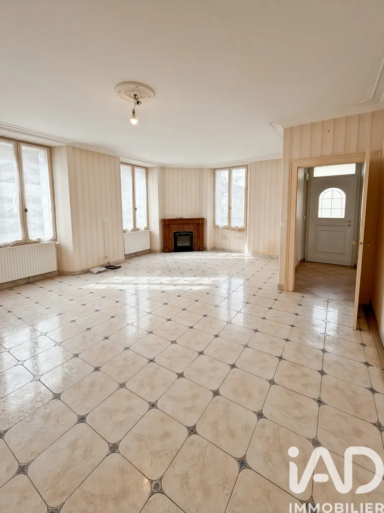 Maison 4 pièces 108 m² · à Gy-les-Nonains · 108 m² · 155 000 €