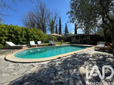 House in Saint-Paul-en-Forêt (83440)