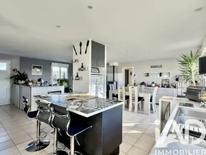 Pavillon à Simplé (53360)