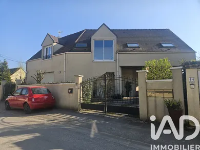 Architectural house in Nanteuil-lès-Meaux (77100)