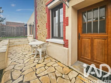 Townhouse in Villecresnes (94440)