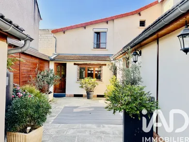 Townhouse in Stains (93240)