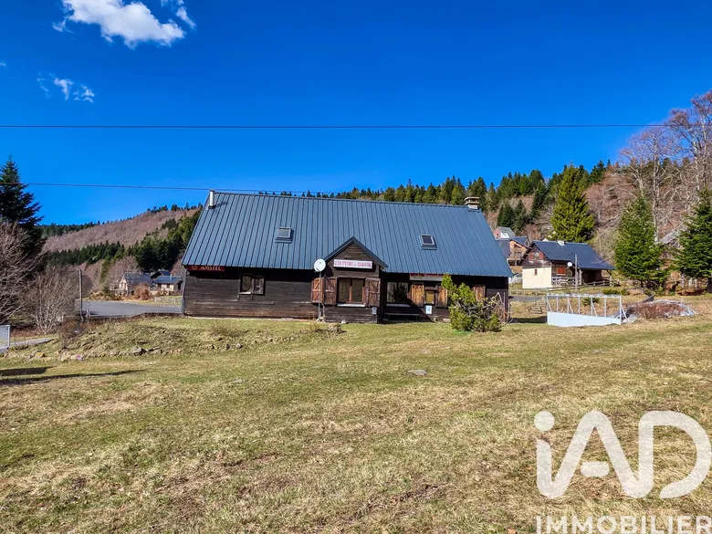 Maison 5 pièces 182 m² · à Saint-Chély-d'Aubrac · 182 m² · 225 000 €