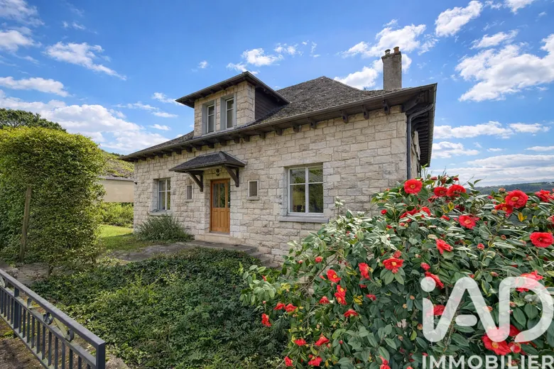 Maison 7 pièces 171 m² · à Ussac · 171 m² · 294 990 €