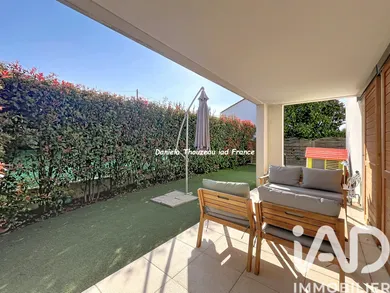Apartment in Hyères (83400)