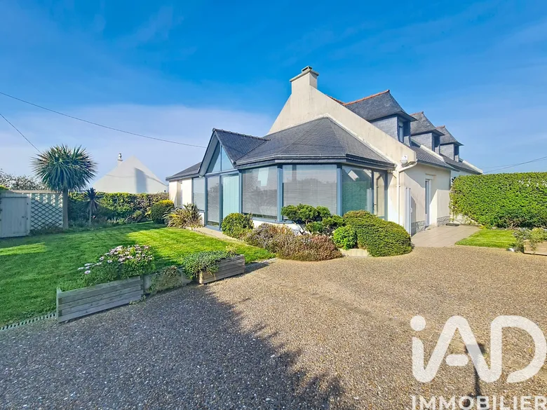 Maison 11 pièces 222 m² · à Plougonvelin · 222 m² · 471 000 €