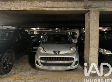Parking in Paris (75011)
