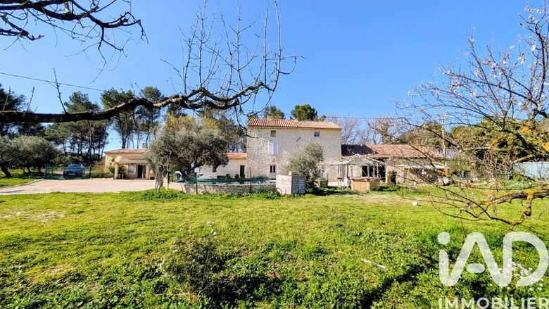 Maison 8 pièces 266 m² · à Pernes-les-Fontaines · 266 m² · 769 000 €