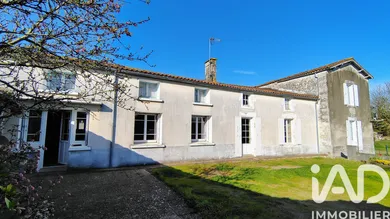 Maison de campagne à Saint-Martin-de-Fraigneau (85200)