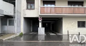 Parking in Paris (75011)