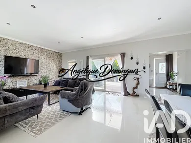 House in Mézières-sur-Seine (78970)