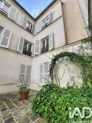 Apartment in Paris (75018)