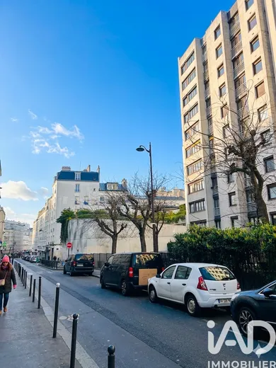 Apartment in Paris (75018)
