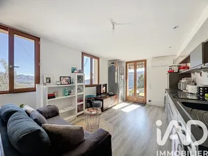 Maison de village à Gilette (06830)