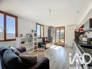 Maison de village à Gilette (06830)