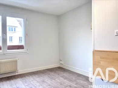 Apartment in Senlis (60300)