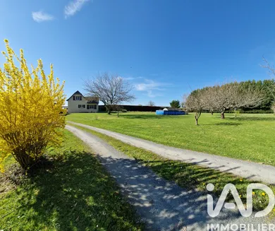 House in Saint-Cyr-les-Champagnes (24270)
