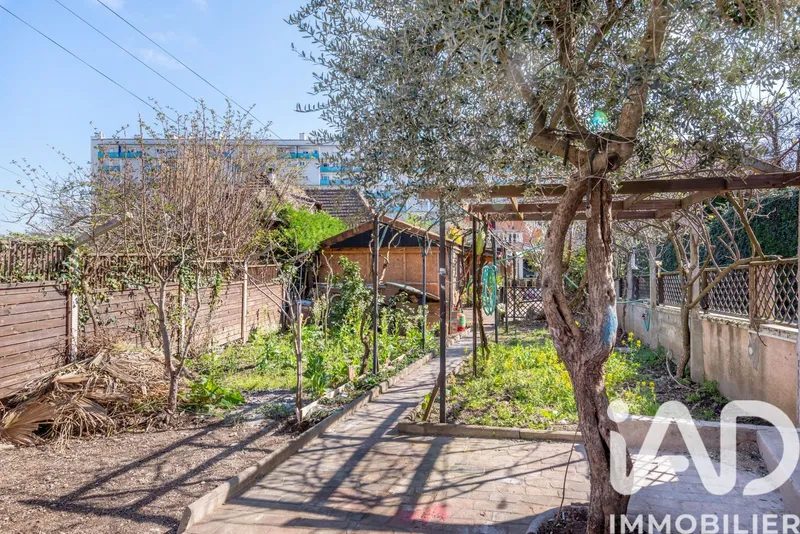 Maison 6 pièces de 133 m² à vendre à Bron (69500)