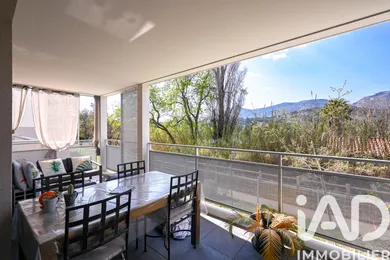 Apartment in Roquevaire (13360)