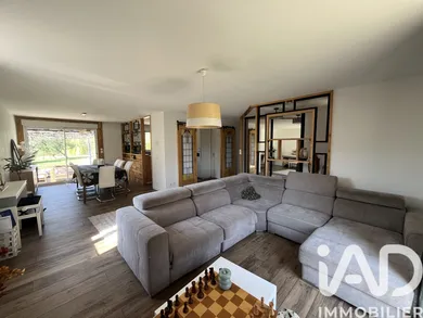 Park home in Orléat (63190)