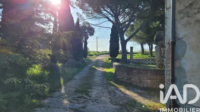 Domain in Ménerbes (84560)