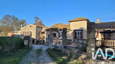 Domaine à Ménerbes (84560)
