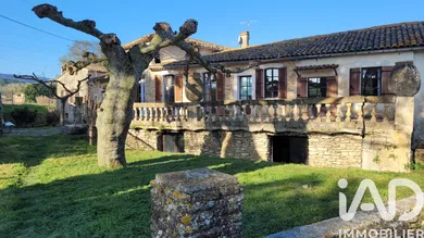 Domaine à Ménerbes (84560)